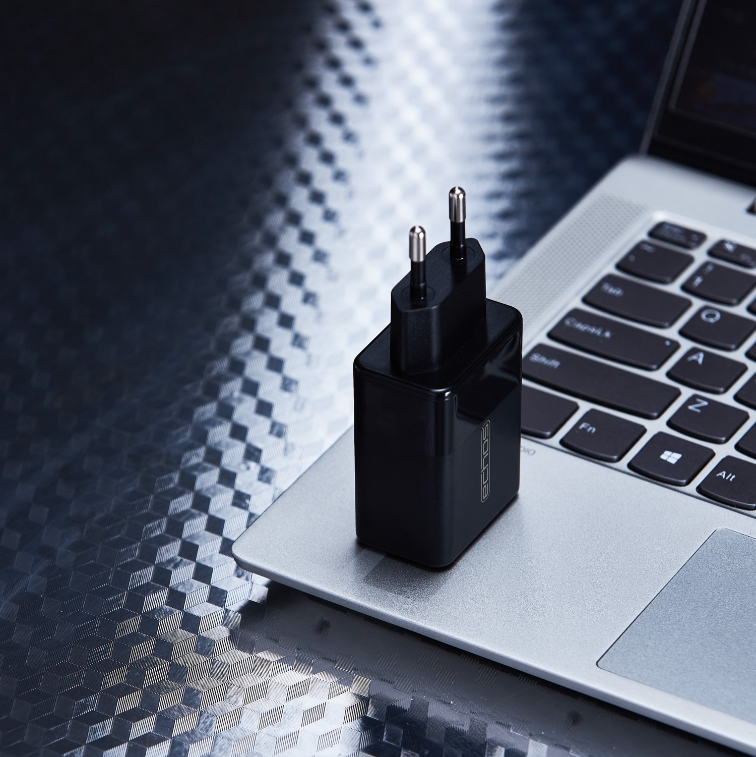 Echos Eco-4041 USB-C Schnellladegerät 20W schwarz Echos Eco-4041 USB-C Schnellladegerät 20W schwarz